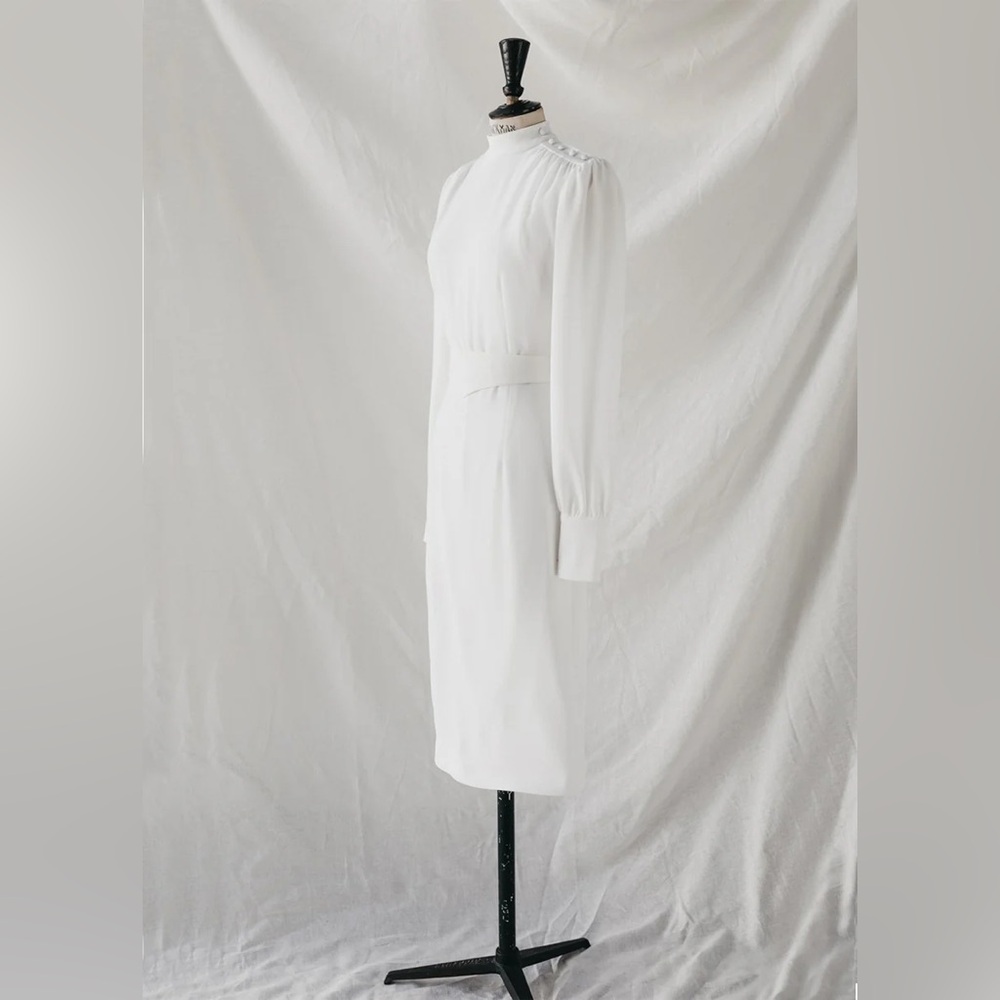 Cherubini Dina white-ivory small wedding dress midi with button accents. - Picture 5 of 8